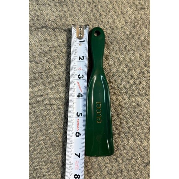 GUCCI Shoehorn Green 7" with Iconic GUCCI logo in gold - Picture 6 of 6